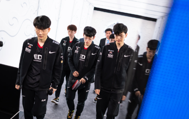 这种攻防两 这种攻防两